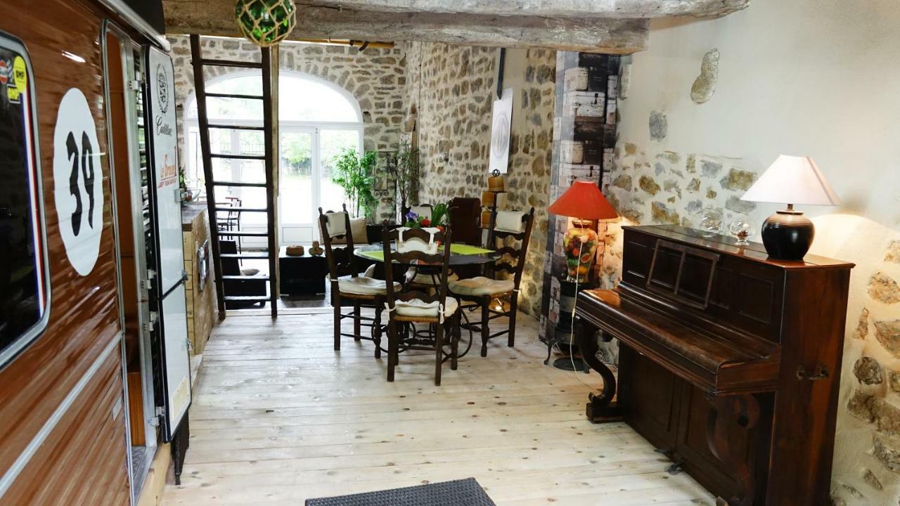 Отель L'Ecurie Saint-Germain-les-Arlay Экстерьер фото
